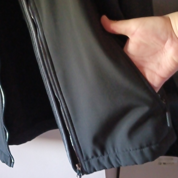 Black Jacket - Picture 3 of 10